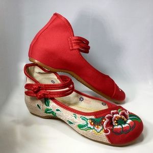 New Floral Embroidered Mary Jane Flats